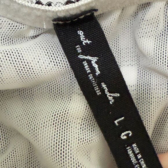 Women Urban Outfitters Out From Under Gingham Tie Front Top in Black White Large - Picture 5 of 7